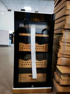 Vitrina de Exhibición Comercial y Doméstica de Alta Calidad con Puerta de Vidrio NE-134, Panel Táctil, Control de Temperatura, 80L, el Mejor Humidor para Puros de Cedro Español - Product Image 3