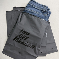 Sacs à fermeture éclair gris givrés en promotion, sacs d'emballage CPE, sacs d'emballage en plastique translucide pour pulls, t-shirts, vêtements, chaussettes