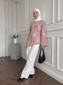 Sharut dalam kategori STOK Grosir Dubai Abaya Elegan Wanita Muslim Atasan Lengan Panjang Bermotif Kasual Blus Muslim Sederhana Kemeja Atasan - Product Image 3