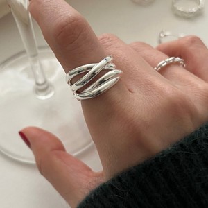 Anello Aperto Irregolare Intrecciato a Croce per Donna, in Rame Elettroplaccato, Minimalista, Impilabile, Gioiello alla Moda INS, Regalo - Product Image 4