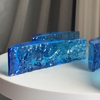 Briques de verre cristal bleues peintes, décoratives, imperméables, imprimées UV, de forme irrégulière, durables pour cloisons - Vente en gros