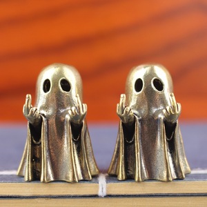 Figura de Fantasma de Latón, Decoración Creativa para Escritorio, Regalo de Halloween, Pequeña Figura de Fantasma Irita, Artesanía en Metal - Product Image 4