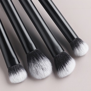 Juego de 8 Brochas de Maquillaje Veganas Profesionales de Tubo Largo, <span class=keywords><strong>Color</strong></span> Personalizado con Logotipo, Incluye Brochas para Delineador de Ojos, Esponja y Sombra de Ojos - Product Image 6