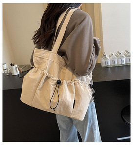 Nhà máy sản xuất túi Tote thông thường hàng ngày nhẹ thời trang và phù hợp cho cả công việc và việc vặt - Product Image 6