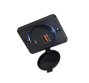 Chargeur USB 20W pour voiture et moto avec ports Type-C et Type-A, utilisation universelle - Product Image 1