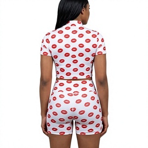 Conjunto de yoga y fitness personalizado para mujer: Top corto con cremallera y shorts de ciclista, ropa deportiva, traje de entrenamiento, conjunto a juego con top corto con cremallera por sublimación - Product Image 3