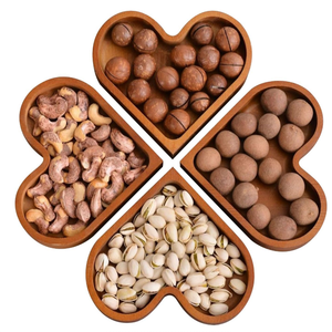 Plateaux de service pour sushis et desserts en bois massif faits à <span class=keywords><strong>la</strong></span> main, en forme de cœur, 4 pièces, modernes, lavables au lave-vaisselle, vente en gros - Product Image 1