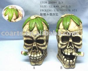 Cendrier crâne en polyrésine - Product Image 1