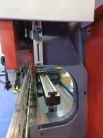 Máquina de Plegado CNC de Nuevo Diseño, Plegadora Hidráulica de Chapa Metálica con Cortina de Luz de Seguridad CE