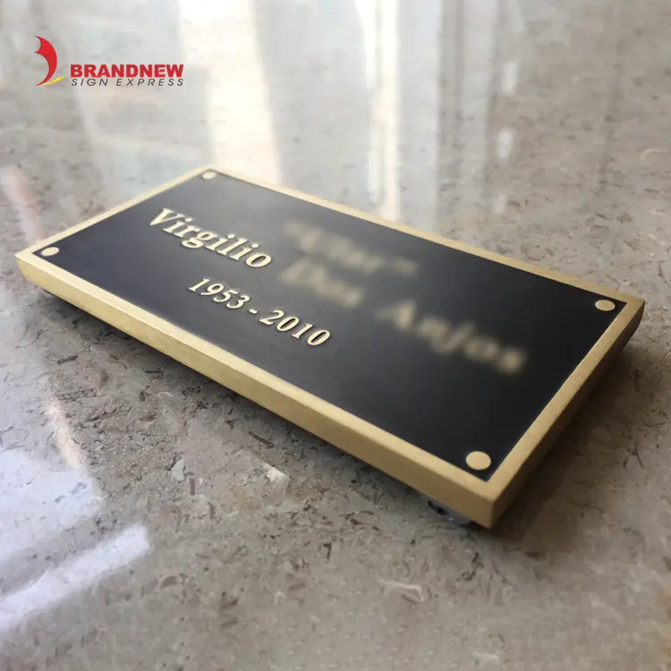 BRANDNEWSIGN Fabricante Diseño personalizado vintage tumba nombre bronce placas conmemorativas Latón Nombre Placa Titulares Placa de pared