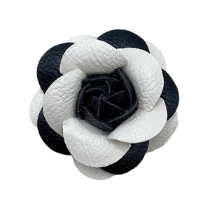 Yupu Corsage de Flor de Camelia en Cuero 3D, Accesorio de Tela Hecho a Mano para Decoración de Zapatos y Cabello - Product Image 5