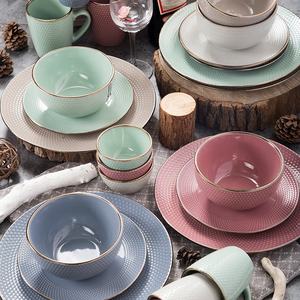 Happy Go Hot 16 pièces ensemble de vaisselle <span class=keywords><strong>en</strong></span> grès à points antiques vaisselle <span class=keywords><strong>en</strong></span> céramique glaçure métal jante café Restaurant utilisation échantillon gratuit - Product Image 1