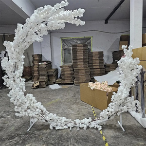 Arche de fleurs artificielles de cerisier de haute qualité, blanches et roses, personnalisées, pour décor de toile de fond de mariage - Product Image 6