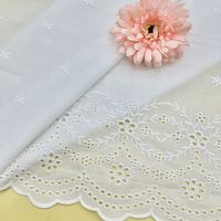 En stock, tissu blanc 100% coton, double face, bordure festonnée, broderie ajourée, pour robe, chemisier et vêtement