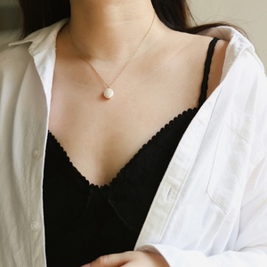 Collier en chaîne d'or à perles rondes d'eau douce naturelles, très tendance - Product Image 4