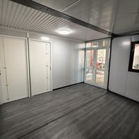Maison conteneur extensible à double aile, moderne et écologique, avec terrasse sur le toit, pour une vie durable et une utilisation Airbnb