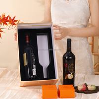 Boîte cadeau en carton double couche personnalisée pour bouteilles de vin rouge Mooncakes avec doublure en éponge à poignée impression par stratification mate