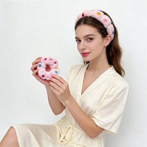 Lot <span class=keywords><strong>de</strong></span> 6 bandeaux à pois colorés effet vague, antidérapants, pour le lavage du visage, et manchons <span class=keywords><strong>de</strong></span> poignet anti-humidité pour femmes - Product Image 5