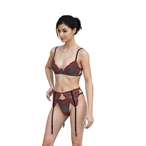 Nhà Máy Sexy Thêu Đồ Lót Thiết Lập Sheer Áo Ngực Quần Lót Garter Vành Đai Xem Thông Qua Với Màu Đen Sang Trọng Đồ Lót Thiết Lập - Product Image 3