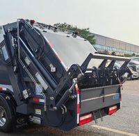 Camion compacteur de déchets Sinotruk HOWO 4X2 5,5 m³ pour la collecte des déchets municipaux