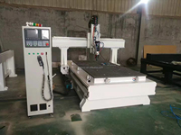 Centre d'usinage CNC à tête pivotante 4 axes 2136 avec changeur d'outils automatique (ATC) pour le fraisage du bois et de la pierre