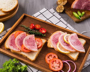 ข้อขาหมูรมควันเวียดนามพรีเมียม รสชาติแบบดั้งเดิมจากโรงรมควัน 450 กรัม บรรจุภัณฑ์สุญญากาศ |   ราคาส่งออกขายส่งจำนวนมาก - Product Image 2