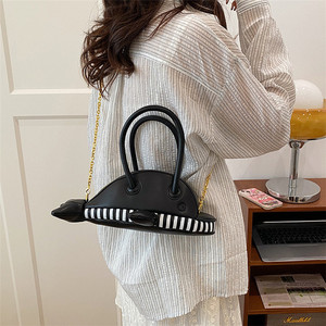Bolsa Criativa Pequena 2025 Nova Bolsa de Ombro em Forma de Golfinho Fofa para Meninas - Product Image 2