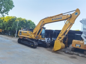 รถขุดตีนตะขาบ Komatsu PC200-8 นำเข้าจากญี่ปุ่น ตรวจสอบอย่างดี ใช้งานน้อย ระบบไฮดรอลิกเดิมๆ - Product Image 3