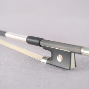 قوس كمان G141 4/4 عالي الجودة مصنوع يدويًا من ألياف الكربون مع ضفدع من خشب الأبنوس - Product Image 5