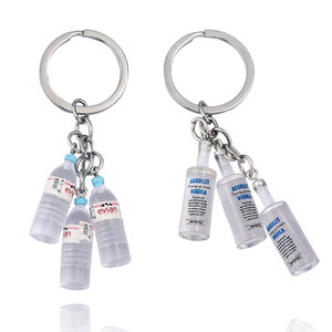 Mới sáng tạo nước khoáng chai Vodka Chai <span class=keywords><strong>Keychain</strong></span> thời trang nhỏ <span class=keywords><strong>Keychain</strong></span> thu thập quà lưu niệm <span class=keywords><strong>Keychain</strong></span> - Product Image 1