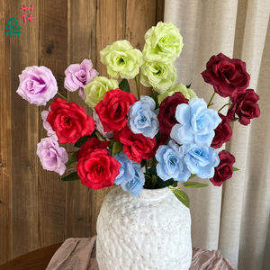 Roses artificielles à tige haute en soie pour décorations de mariage, style romantique et rêveur - Product Image 1