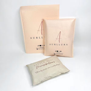 Sacs rembourrés à bulles personnalisés couleur chair |   Enveloppes d'expédition de marque pour l'emballage de produits de soin de la peau et de cosmétiques de luxe - Product Image 4