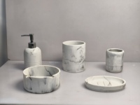 Ensemble d'accessoires de salle de bain en résine effet marbre blanc de luxe, 5 pièces, aspect pierre moderne, distributeur de savon, porte-brosse à dents, porte-savon