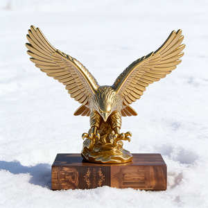 Statuetta dell'Eagle Dorato Maestoso, Decorazione in Resina dell'Aquila Cacciatrice per Casa e Ufficio - Product Image 6