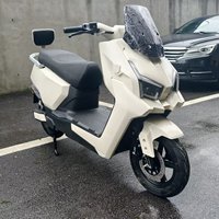 Moto électrique sur mesure avec siège ergonomique et maniabilité précise pour une conduite longue durée sans fatigue
