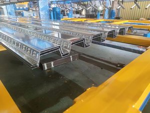 High Speed 20m/min 36'' Wide 1.5'' Composite <strong>Deck</strong> B Formlok Type B Metal <strong>Floor</strong> <strong>Deck</strong> Roll Forming <strong>Machine</strong> With Embossed Pattern - Product Image 6