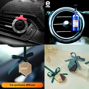 Diffuseur de parfum en gel pour voiture de luxe personnalisé avec désodorisant d'aromathérapie d'éclairage ambiant pour le placement de la bouche d'aération - Product Image 4