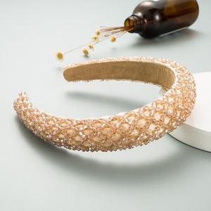 Diadema de lujo estilo barroco Q&Y con cuentas de cristal, acolchado grueso de esponja y trenzas de diamantes de imitación para mujer, ideal para fiestas. - Product Image 5