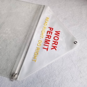 Porte-permis de travail imperméable personnalisé avec lettre, pochette transparente pour permis, pochette à documents zippée suspendue - Product Image 2