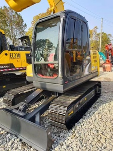 Excavatrice sur chenilles hydraulique Kobelco SK75n jaune, équipement de construction robuste monté sur chenilles - Product Image 6