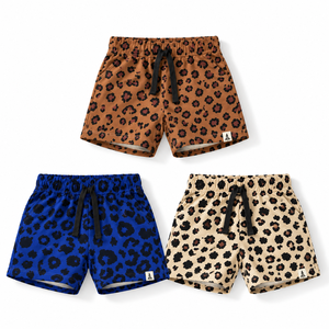 Pantalones cortos con estampado de leopardo para hombre, cintura elástica con cordón, pantalones cortos informales de verano, diseño de piel animal color cobalto y crema - Product Image 1