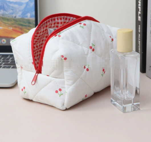 Wholesale Warm and Fashionable Soft Quilted Cosmetic Bag Cosmetic Pouch Cherry Bow Heart Pattern Makeup Bag Christmas Gift