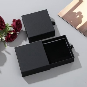 Boîte à bijoux en carton noir de petite taille avec tiroir coulissant pour bagues et colliers, emballage cadeau en papier, vente en gros - Product Image 4