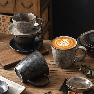 Ensemble tasse et soucoupe à café en céramique rétro, design <span class=keywords><strong>vintage</strong></span>, apparence esthétique, utilisation au <span class=keywords><strong>micro</strong></span>-ondes - Product Image 1