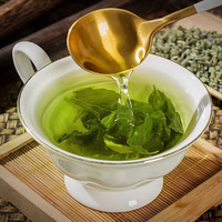 Vente en gros de granulés de feuilles de menthe poivrée séchées, herbe naturelle, matière première pour la fabrication de boissons
