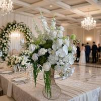 Boule de fleurs de mariage blanche moderne de luxe, centre de table en soie artificielle au toucher réel, boule de roses pour la décoration de l'allée et de la table