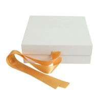 Boîte en papier magnétique de luxe pour demoiselle d'honneur, boîte-cadeau de mariage, envoi en carton personnalisé, couvercle mobile imprimé, ruban d'emballage, boîte-cadeau