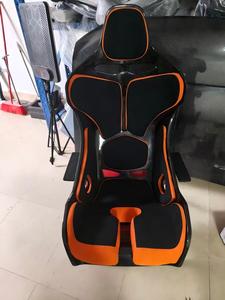 Housse de siège auto pour sièges sport légers en carbone avec coussins en daim et broderie 675LT sur l'appuie-tête - Product Image 2