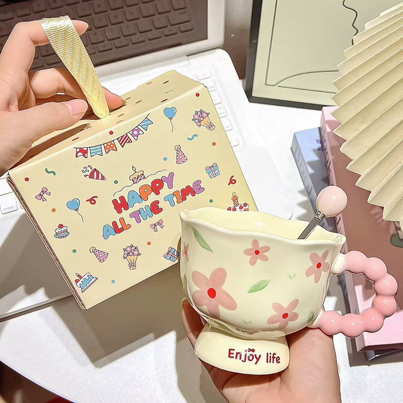 Petit motif floral avec cuillère (portable)