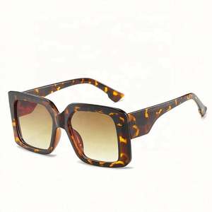 Lunettes de soleil rectangulaires noires pour femmes, avec logo personnalisé, dégradé, protection UV400, surdimensionnées, carrées, collection 2021, vente chaude - Product Image 6